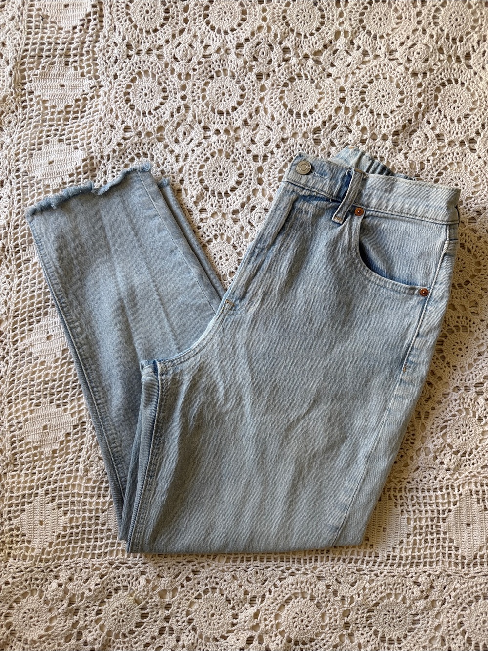 GAP Mom Jean High Rise Women's Jeans in Light Blue Size 6 / 8